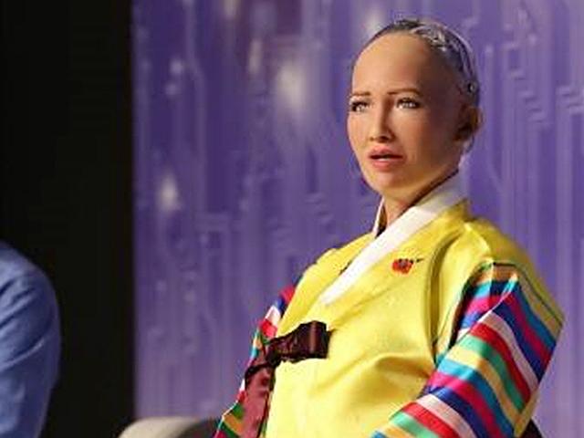 AI 로봇, 유독 여자 목소리가 많은 이유는?