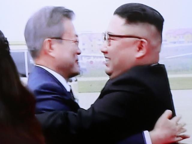 [서소문사진관]문재인 대통령-김정은 위원장. 세번의 만남