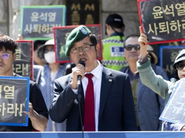 '윤석열 <strong>협박</strong>' 유튜버 김상진, 과거 한국당 공식회의 참여