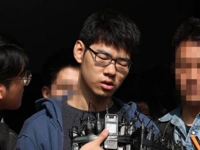 '강서 PC방' 피해자 변호인 "흉기로 80번 찔려…응급실서 살아있었다"