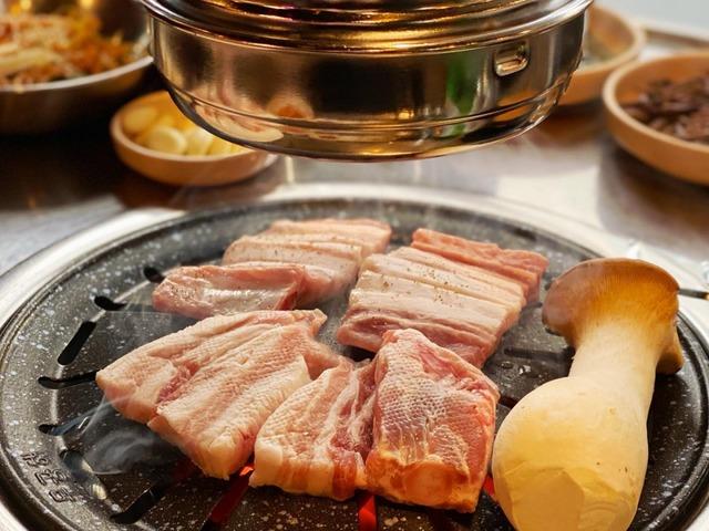 톡톡터지는 육즙의 전국 돼지 생갈비 맛집 5곳
