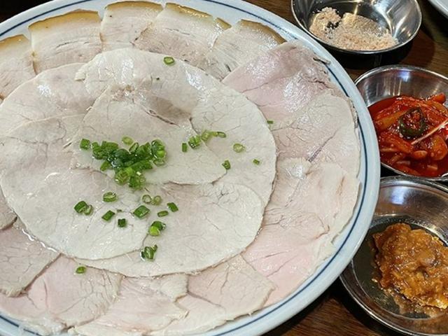 서울 한복판에서 만난 인생 국밥집