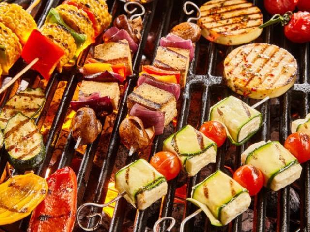 ‘고기 없는 바비큐’, 여름 식품시장 주름잡는다