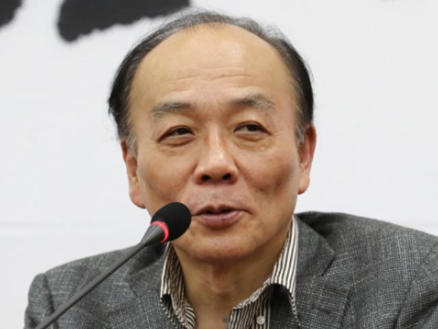 ‘한국당 칼잡이’ 전원책 “자질 없는 의원 긴장해야”