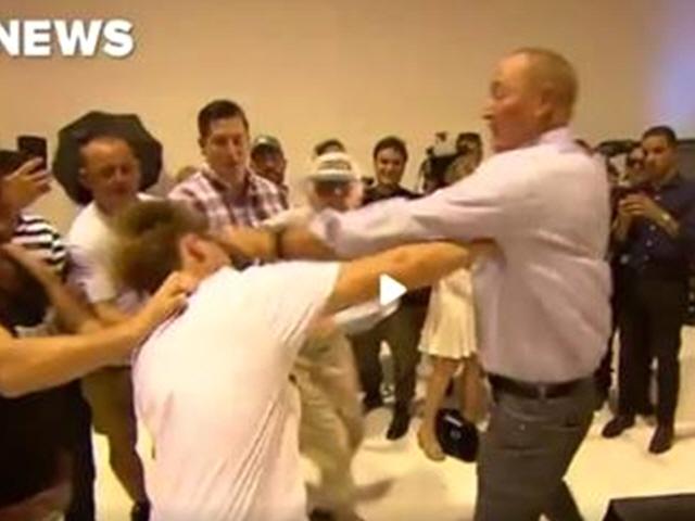 "뉴질랜드 테러, <strong>무슬림</strong> 이민 탓" 호주 의원 발언에 '몰매'