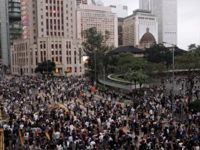 '시진핑 여인들' 파려다 실종···이 공포가 홍콩 시위 불렀다