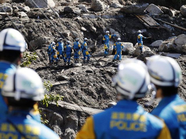 물에 잠기고, 찢어지고…유실된 ‘방사성 폐기물 자루’…일본 “안전” 주장