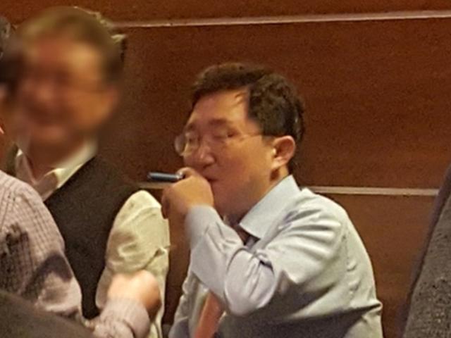 민주당 “카페 흡연한 한국당 <strong>김용태</strong>의 오만…법 위에 있는가?”