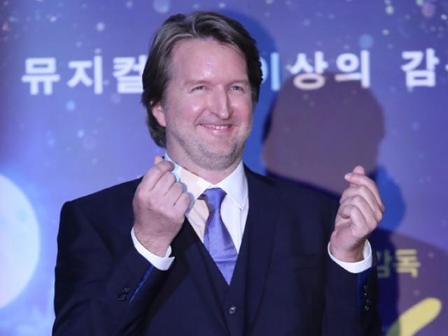 '캣츠' 톰 후퍼 감독 "한국 왔으니, 기생충 다시 보고싶다"