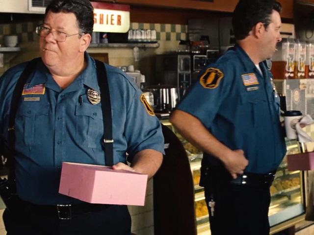 [이용재 필름위의<strong>만찬</strong>] 도넛 가게 옆 은행은 털지 마라