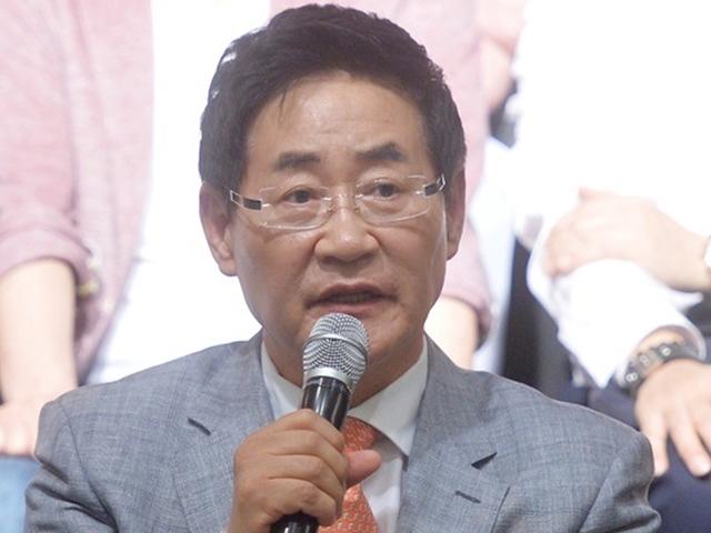 [단독] '원조 세시봉' 윤형주, 물류단지사업 '20억 사기혐의' 피소