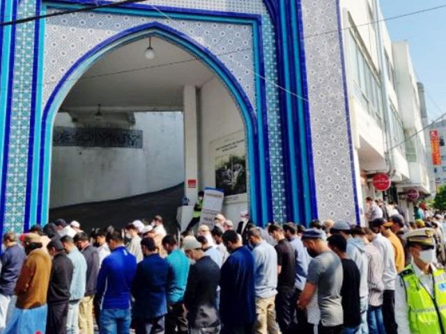 집 앞에 이슬람사원 건축허가 나자 시민들이 보인 반응