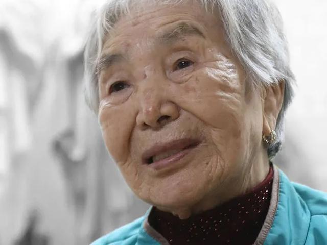 아흔이 넘어도 계속되는 '김밥 할머니'의 나누는 삶