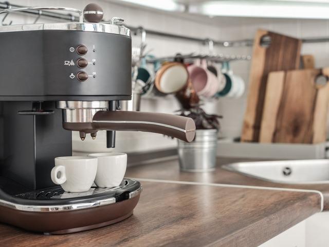 <strong>홈</strong>&<strong>오피스</strong> 커피 구독 시장 확대, 전자동 커피 머신으로 프리미엄 가속화