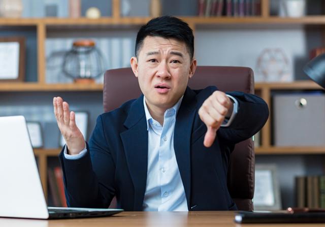 이번에도 발목 잡힌 <strong>KT</strong>, 왜 그럴까?