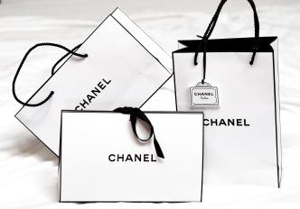 <strong>샤넬</strong> 분석: 코코 <strong>샤넬</strong>의 역동적인 삶과 함께 성장한 <strong>CHANEL</strong>