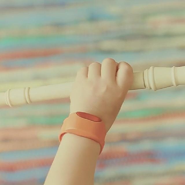 사용자 움직임을 게임으로 만들어주는 <strong>웨어러블</strong> 스마트 토이, Moff band