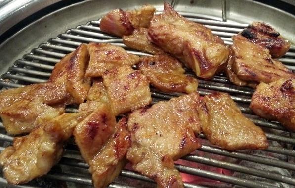 돼지 vs. <strong>소 갈비</strong> 맛집 Top 10