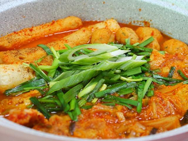 남은 <strong>명절</strong> <strong>음식</strong> 처리 전찌개 끓이기
