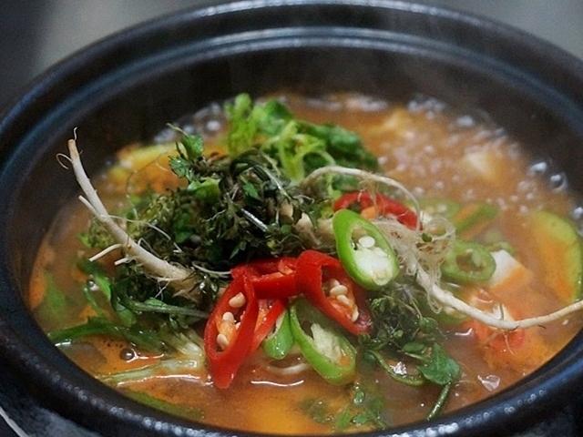 향긋한 봄내음을 품은 냉이<strong>된장찌개</strong>