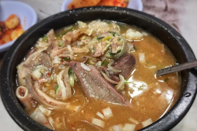 영원히 기억될 순댓국,<br>을지로 전통아바이 순대
