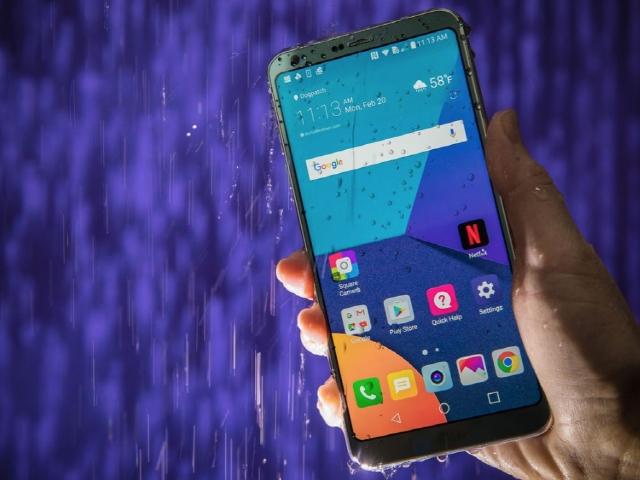 LG '<strong>G6</strong>' 공개. 또 한 번의 '차별화' 시도, 성공의 포인트가 될까?