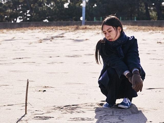 '<strong>밤의</strong> <strong>해변에서</strong> <strong>혼자</strong>', 결국 취사선택의 문제