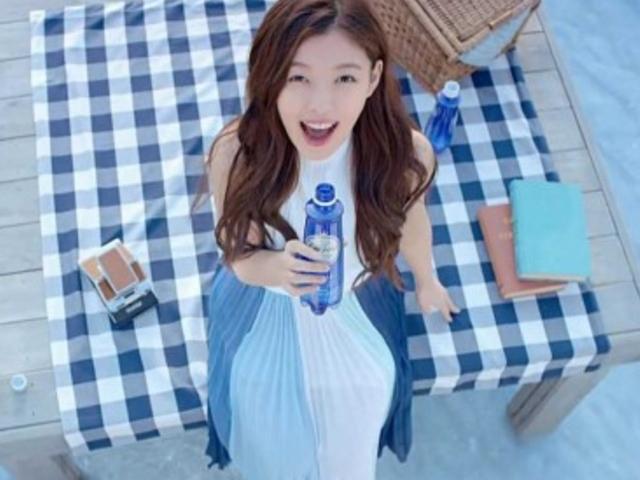 톡! 쏘는 <strong>탄산수</strong>의 톡! 소리 나는 활용법