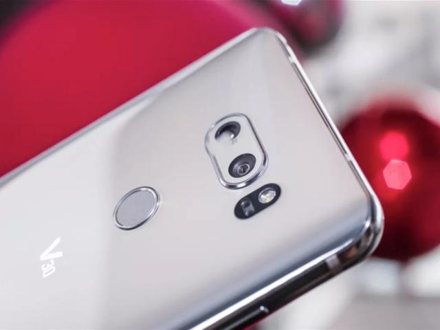 베일 벗은 LG V30… 역시 LG는 <strong>카메라</strong>? 깨알같은 플로팅바