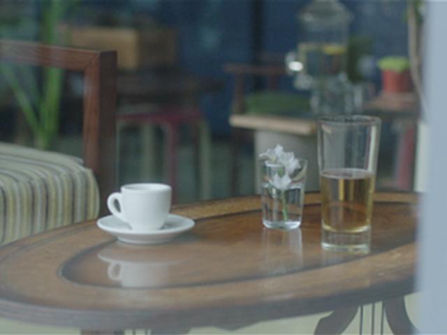 다른 온도의 시선이 만나는 곳, The <strong>table</strong>