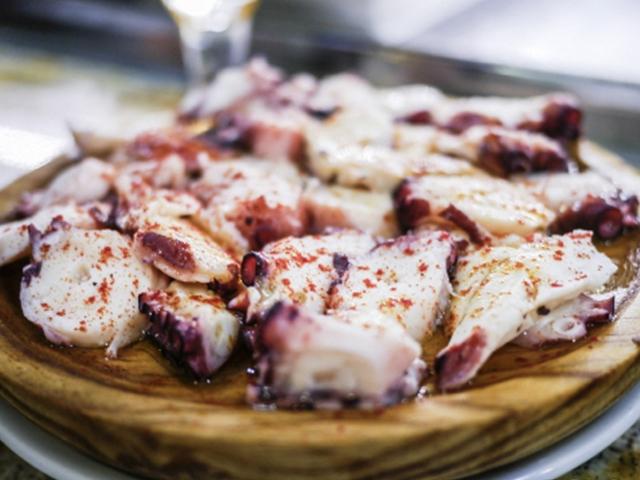 지칠 때까지 먹어야 제대로 된 여행