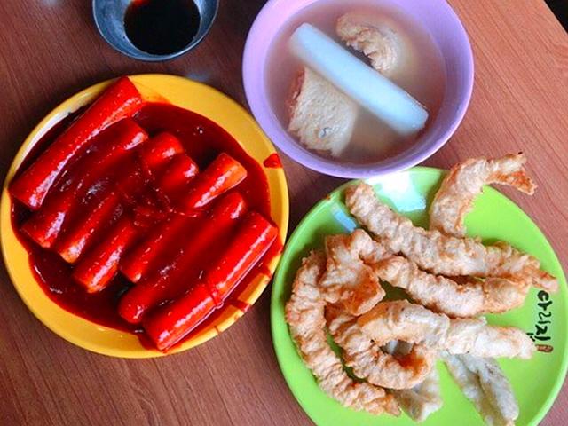일단 먹고 보는 거지! <strong>소울푸드</strong> 떡볶이 맛집