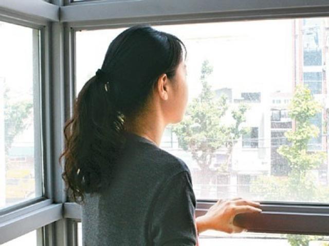 [<strong>미세먼지</strong> 대처하기 ②] <strong>초미세먼지</strong>, 창문 틈새로…실내도 안전지대 아닙니다
