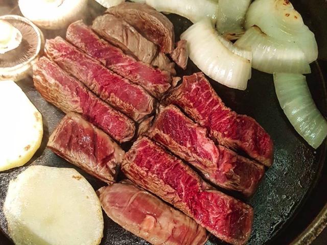 고소한 풍미의 극강 한우 <strong>등심</strong>구이 맛집