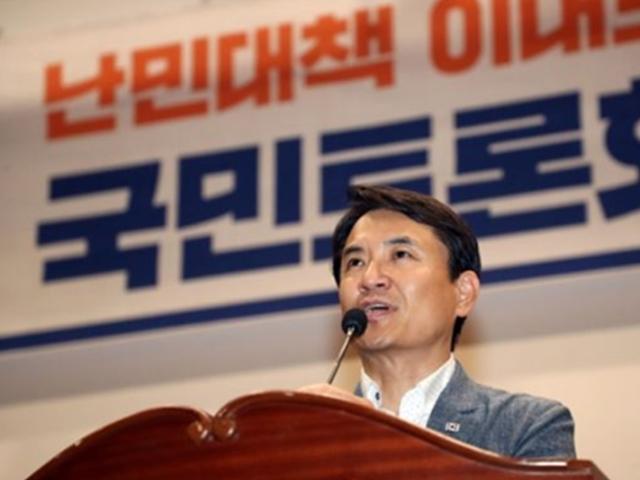 김승규 전 장관 “<strong>난민</strong>이 우리 딸들 빼앗아가고 있어”