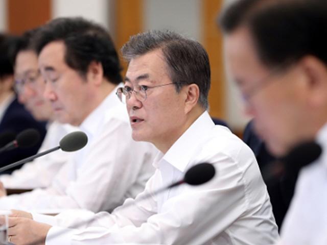 [일문일답] 靑 "文대통령 '<strong>계엄령</strong> <strong>문건</strong>' 실체 알아야 한다고 판단"