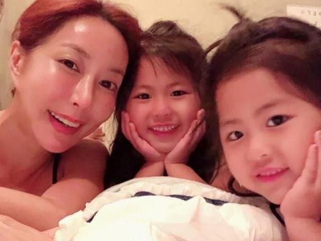 "피는 못 속여"..슈, 라둥이와 침대에서 띵가띵가~