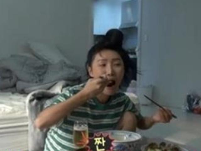 '<strong>나혼자산다</strong>' 화사, 곱창→간장게장+김부각 '新 먹방 치트<strong>키</strong>'