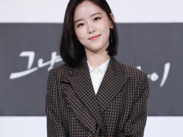 <strong>강한나</strong>, 왕대륙 열애설 후 연락두절...판타지오 측 “계약 위반, 법적 대응할 것”