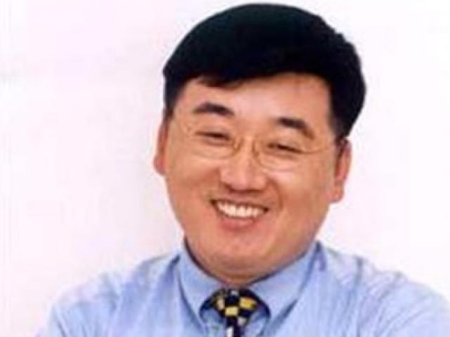 <strong>김희애</strong> <strong>남편</strong> 이찬진 "故노회찬 영상에 눈물 콧물...정의당 가입할 것"