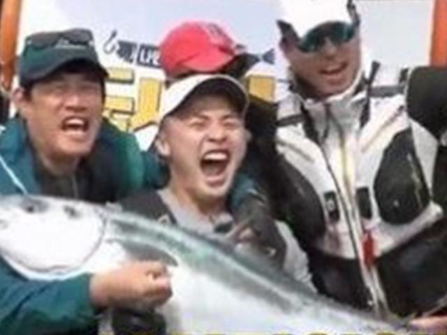 ‘도시어부’ 마이크로닷, ‘1m 26cm’ 초대형 <strong>부시리</strong> 낚시 성공…‘괴력에 휘청’