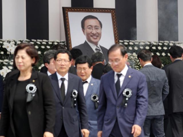 아! 노회찬 '<strong>영면</strong>하소서' 국회 영결식 엄수 "노회찬 정신, 사라지지 않을 것"