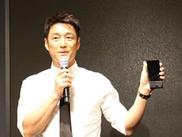 지진희, 당신은 진정한 블랙베리 마니아…