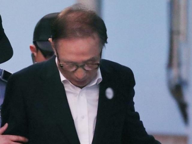 <strong>이명박</strong> 서울대병원 입원, 건강 상태?…“걷지도 못해” “사람 살고 보자” 호소