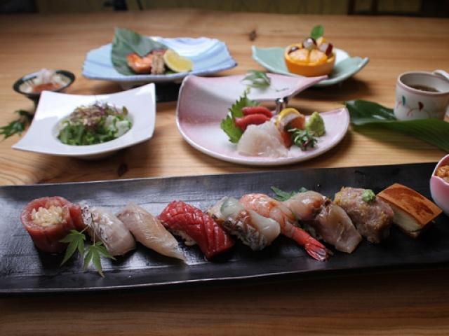 [Where to] 오마카세는 일식에만? 이젠 한우, 디저트까지…