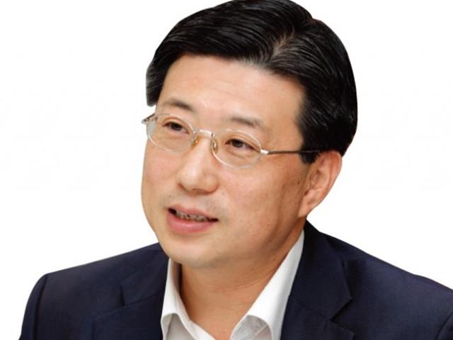 “朴, 최순실과 문고리 3인방에 사육당했다”