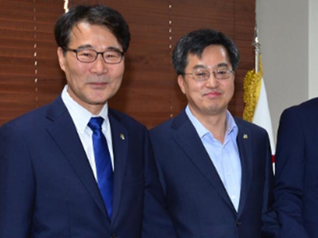 박원석 前 의원, '靑-정부 갈등설' 파장…靑 "틀린 사실"(종합)