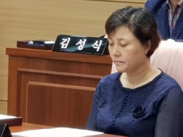 ‘아들 잃은 경비원에 막말’ 전근향 민주당 구<strong>의원</strong> <strong>의원</strong>직 상실