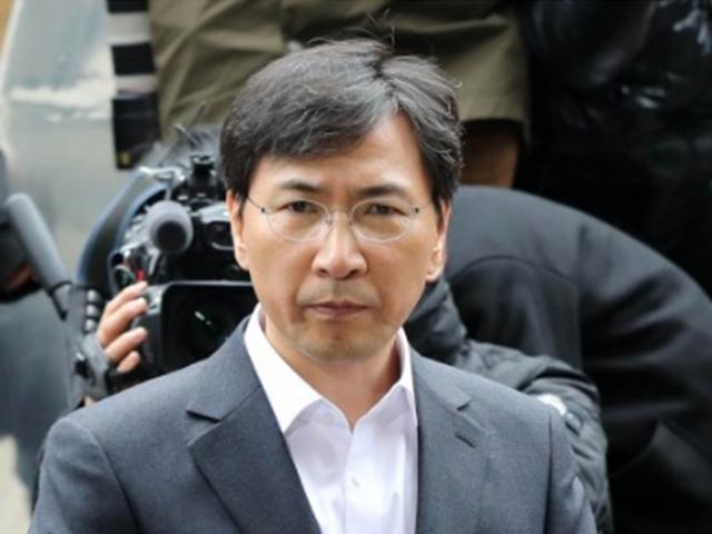 ‘1심서 무죄’ 안희정 “다시 태어나도록 노력할 것”…<strong>김지은</strong> 질문엔 ‘침묵’