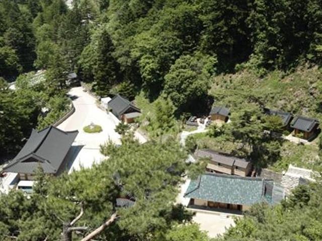 정암사 수마노탑을 돌며